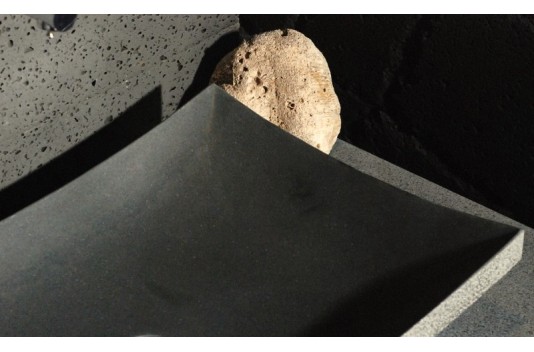 Vasque en pierre véritable noire à poser 60x40 Basalte LOTUS