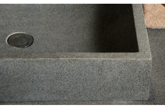 Vasque pierre naturelle grise en granit véritable TORRENCE Vasque pierre naturelle grise en granit véritable TORRENCE