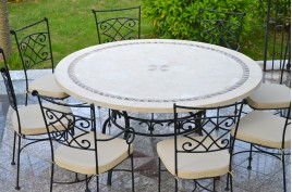 Table de jardin en mosaique et fer forgé Ronde pierre marbre IMHOTEP