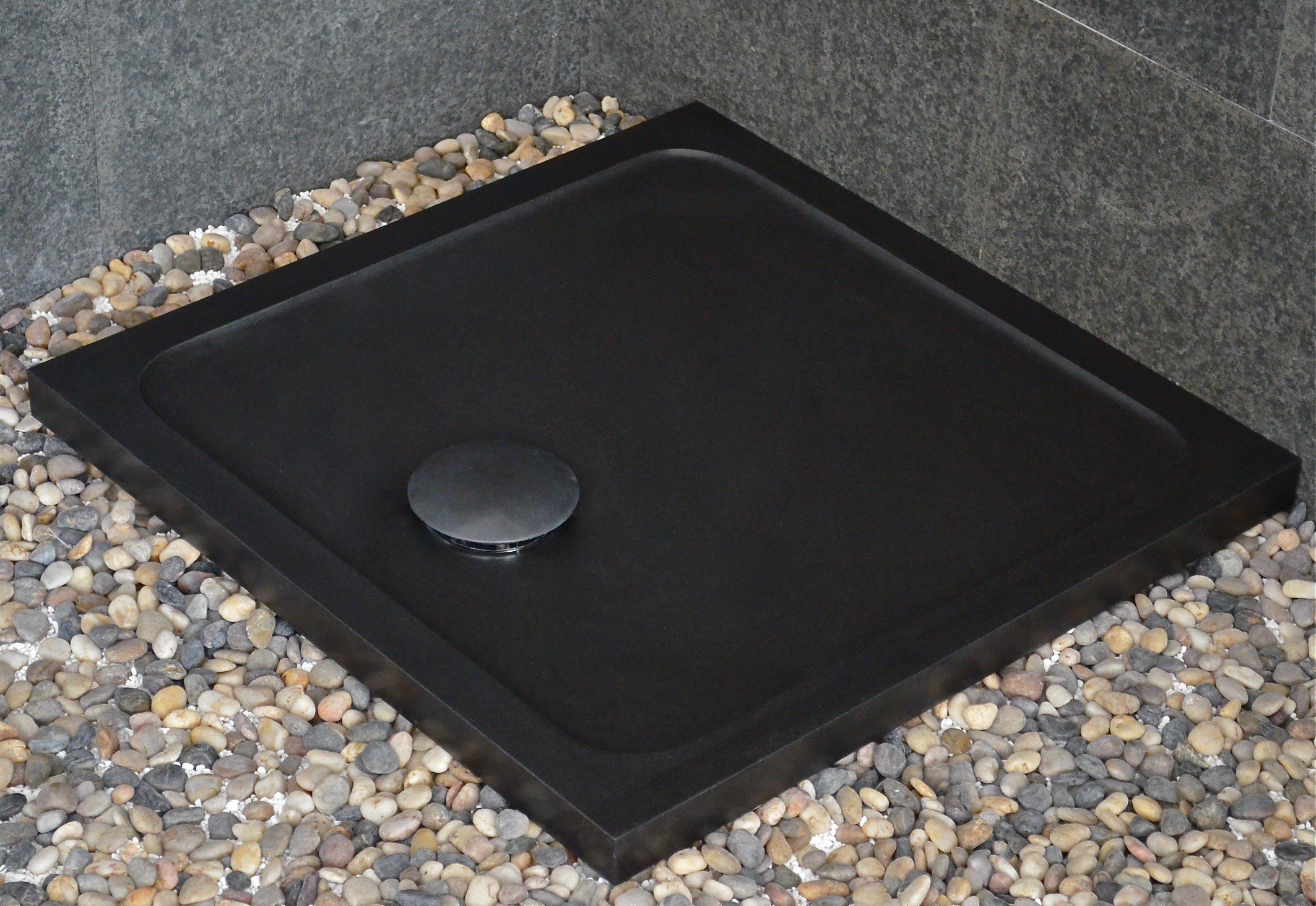 Reden belangrijk deur Bac à douche en pierre taillé dans le granit noir 80x80 CORAIL SHADOW