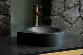 Lave mains d'angle granit noir 34x34 SAMOA SHADOW