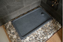 Receveur de douche en pierre à l'italienne 160x90 granit gris QUASAR