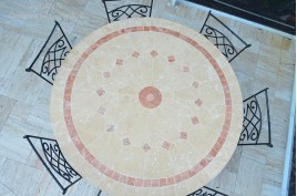 Table de jardin ronde mosaïque de marbre 125-160 ALICANTE