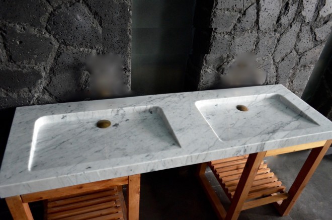 Double vasque blanche marbre de Carrare véritable FOLEGE WHITE Double vasque blanche marbre de Carrare véritable FOLEGE WHITE